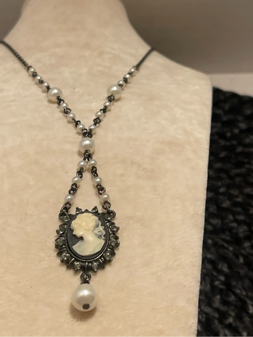 Pearl Drop Cameo Pendant Necklace - Women Jewelry 1928